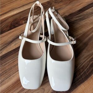 Women's Cream Patent Mary Jane Ankle Strap Flats - W 9